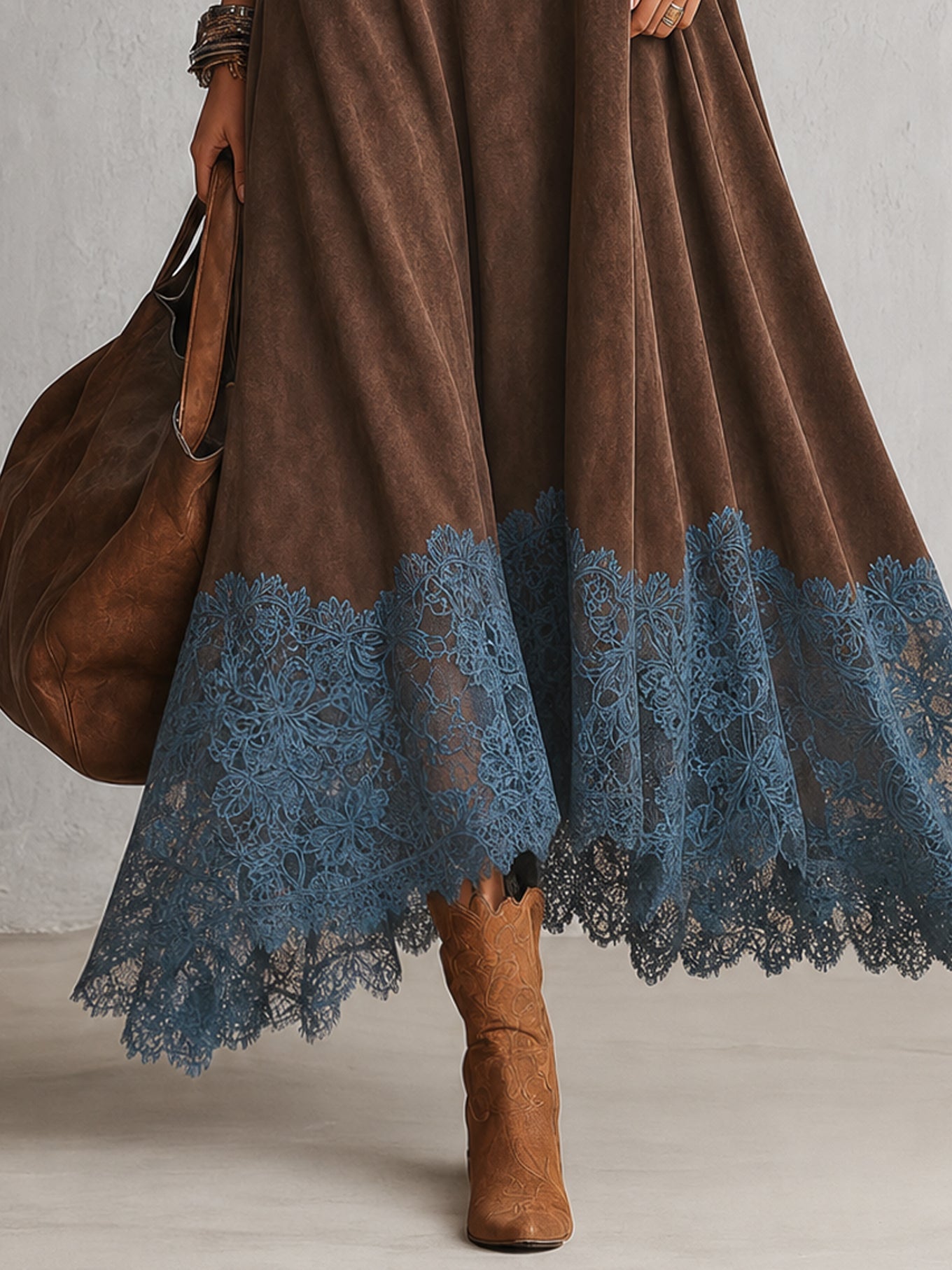 Brunella – Vestido Comprido com Efeito Camurça e Renda