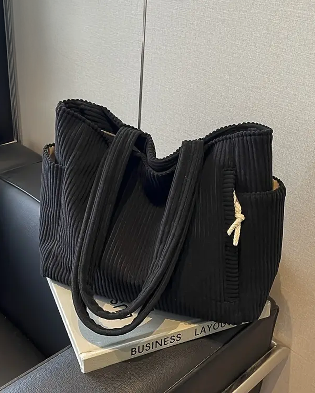 Tilda — Mala tote canelada com detalhe de cordão