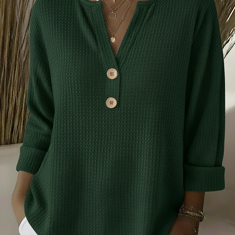 Lucia | T-shirt Henley Texturada com Botões