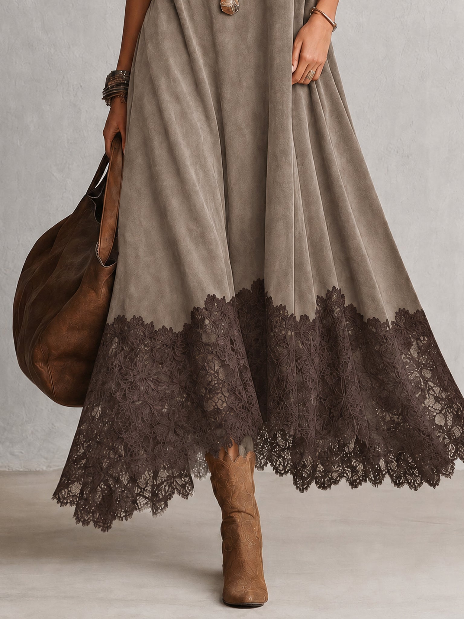 Brunella – Vestido Comprido com Efeito Camurça e Renda