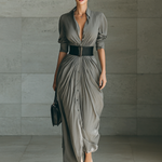 Cornelia – Vestido Comprido com Pregas e Gola de Lapela