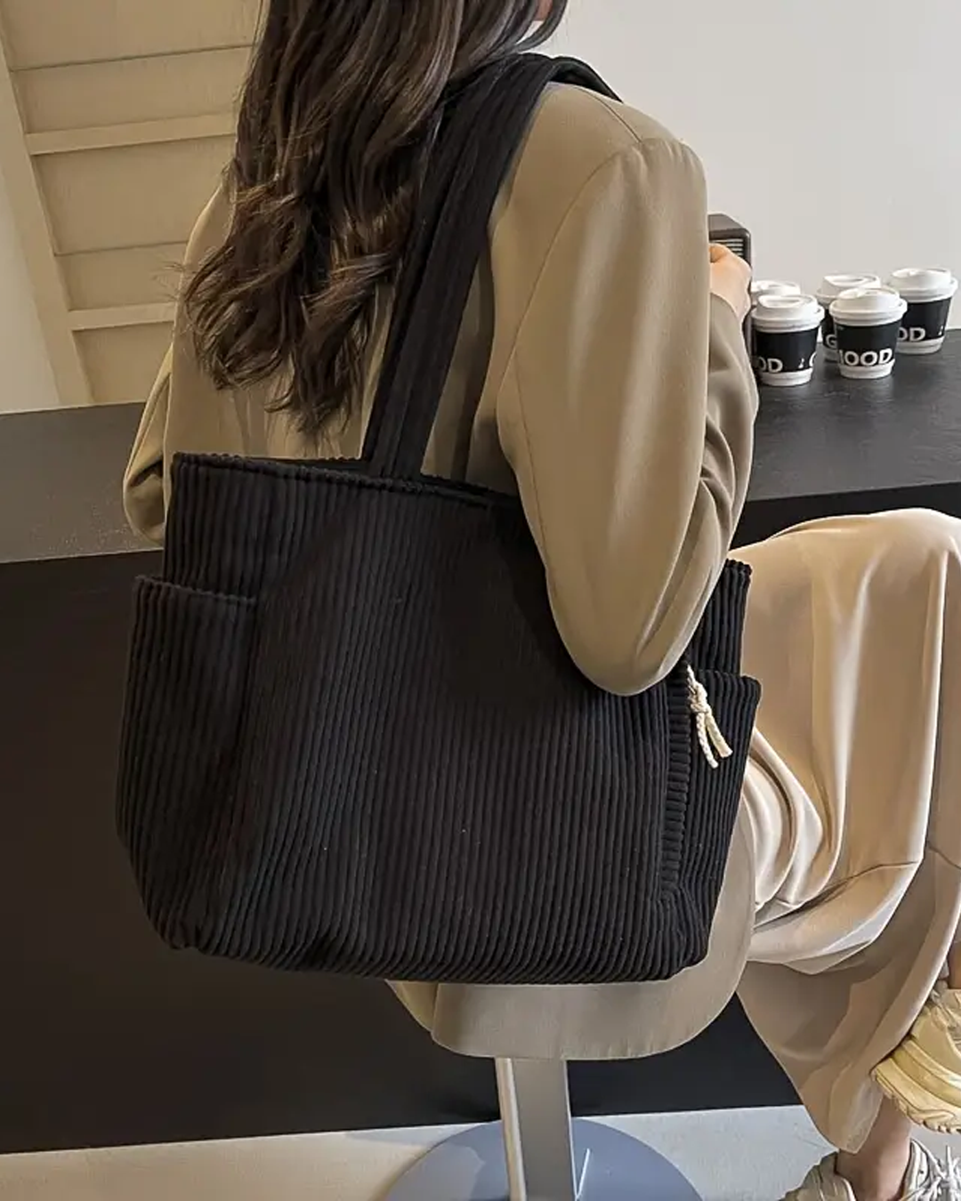 Tilda — Mala tote canelada com detalhe de cordão