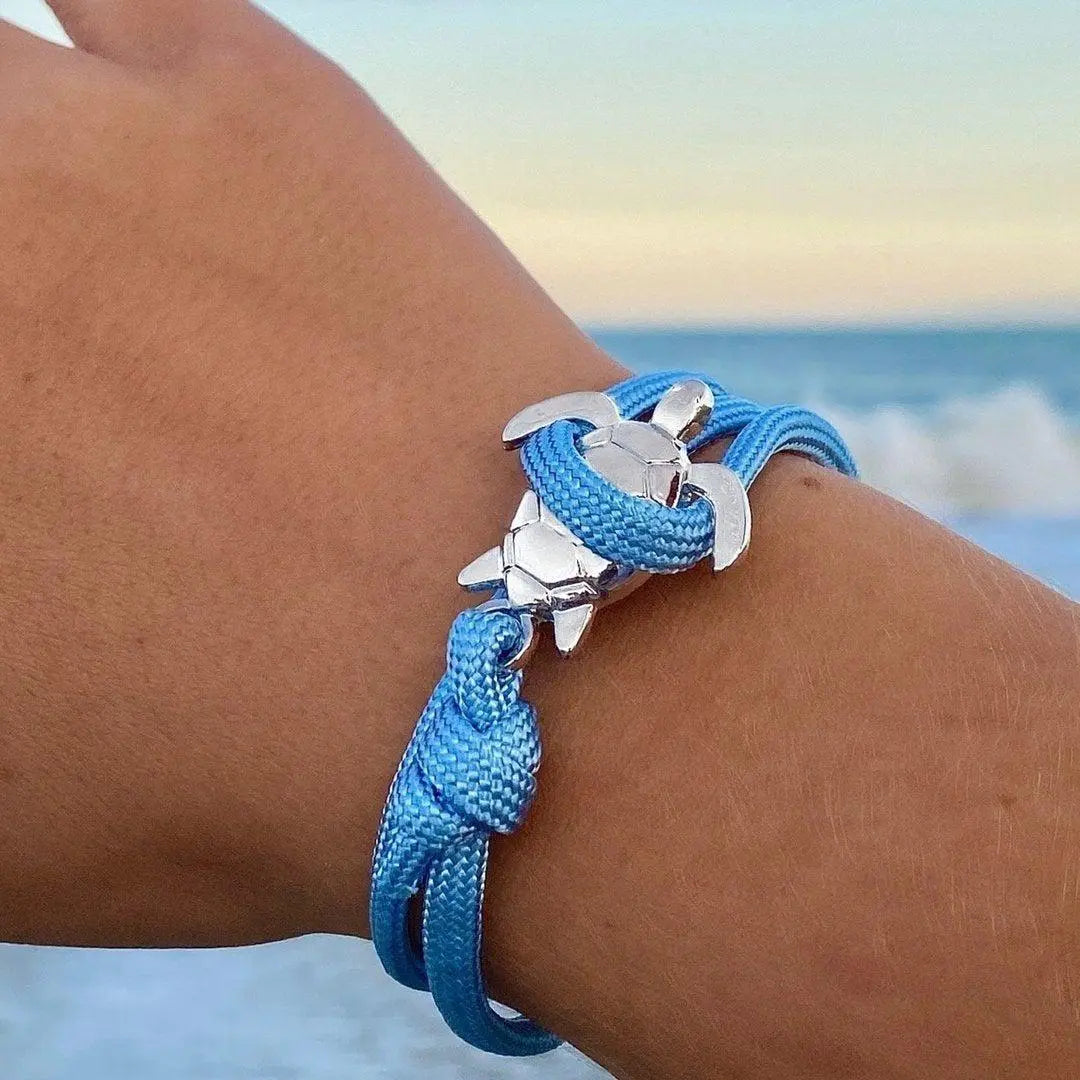 Pulseira artesanal com tartaruga-marinha
