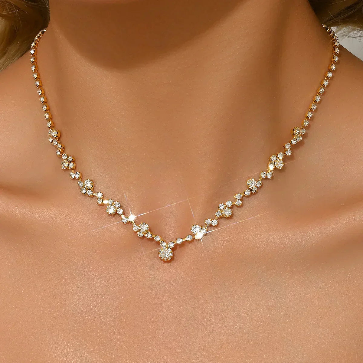 Colar de Noiva Elegante com Diamantes