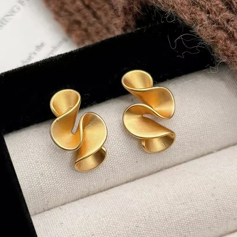 Brincos Florais em Prata e Ouro de 18 Quilates