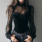Elvira — Blusa Intemporal com Detalhes em Renda
