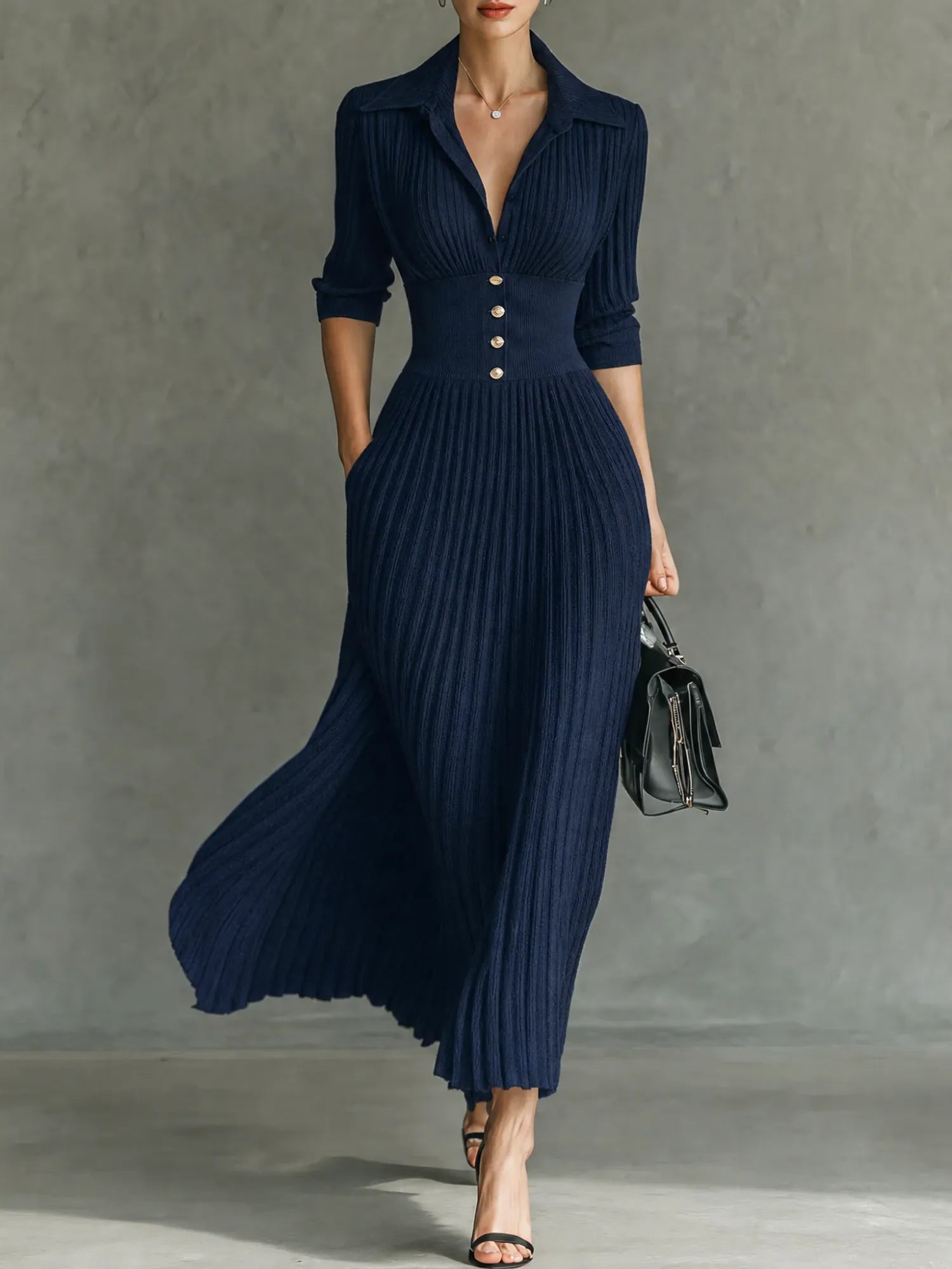 Claudia – Vestido Comprido Plissado com Lapela e Cinto